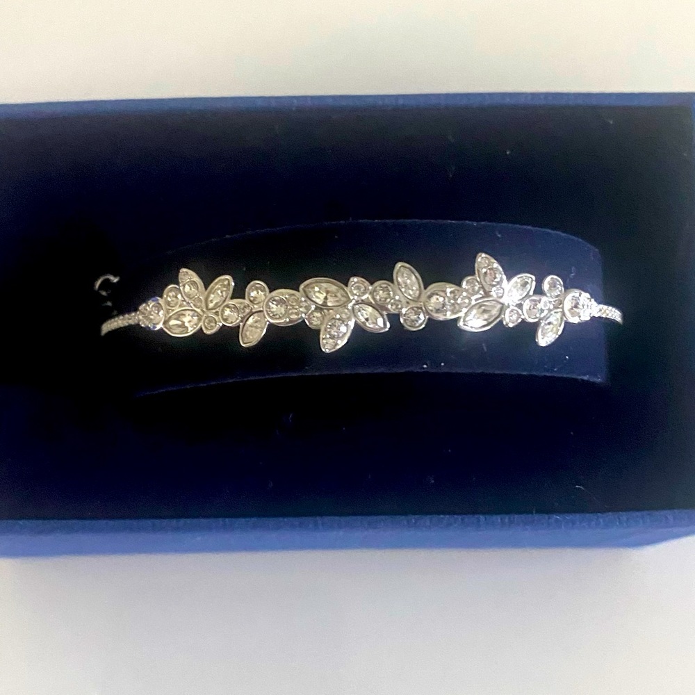 NIB *Swarovski Crystal & Rhinestone Bangle*
